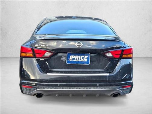 2020 Nissan Altima SR FWD