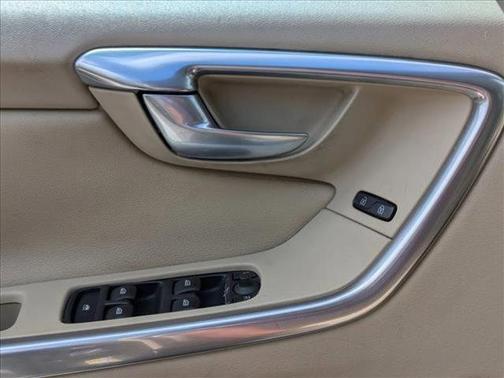 2015 Volvo XC60 T5 Platinum