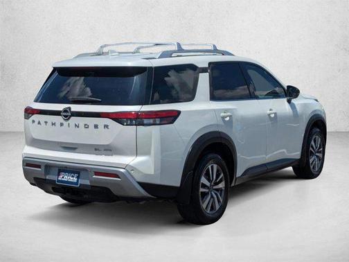 Pearl White Tricoat 2022 Nissan Pathfinder SL 4WD