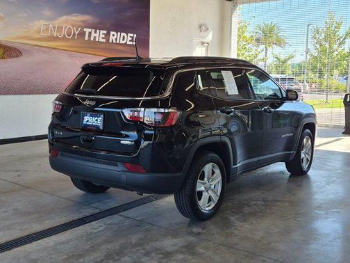 Diamond Black Crystal Pearlcoat 2022 Jeep Compass Latitude