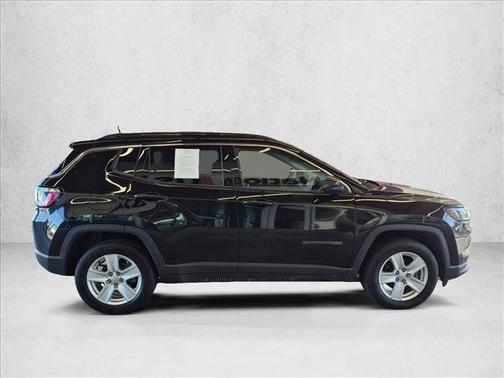 Diamond Black Crystal Pearlcoat 2022 Jeep Compass Latitude