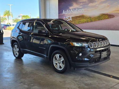 Diamond Black Crystal Pearlcoat 2022 Jeep Compass Latitude