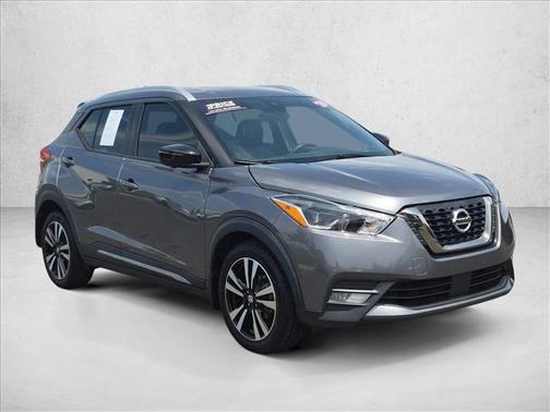Gun Metallic 2020 Nissan Kicks SR