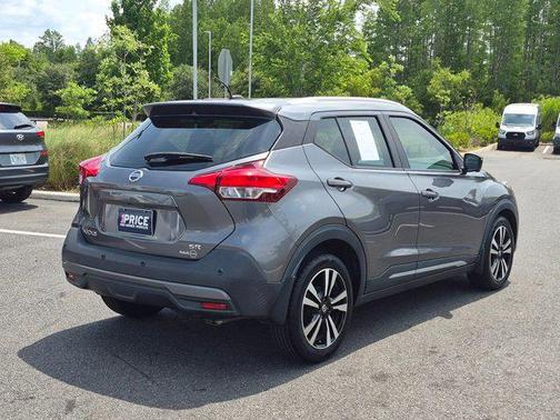 Gun Metallic 2020 Nissan Kicks SR