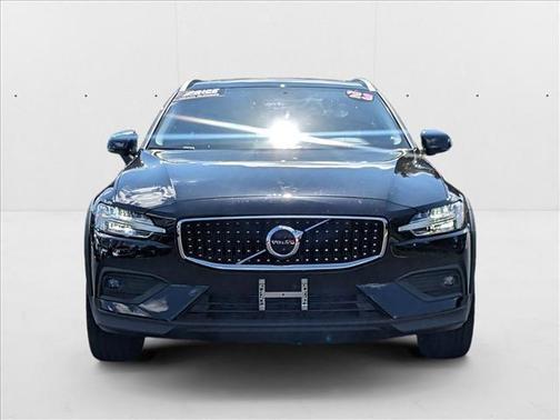 2023 Volvo V60 Cross Country B5 Ultimate