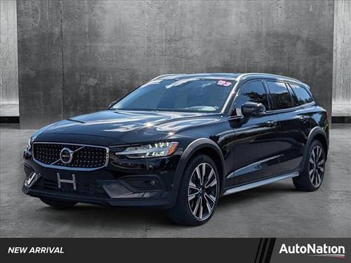 2023 Volvo V60 Cross Country B5 Ultimate