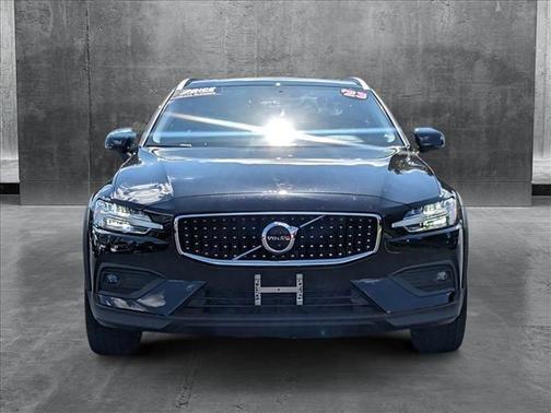 2023 Volvo V60 Cross Country B5 Ultimate