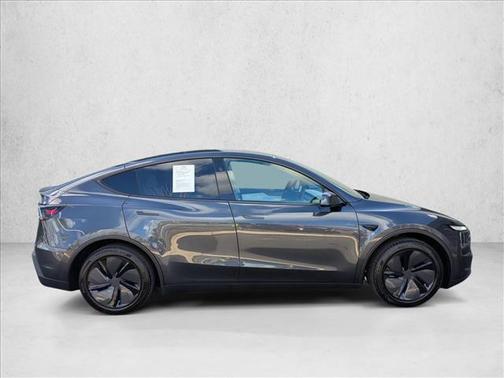 2026 Tesla Model Y Premium Rear-Wheel Drive