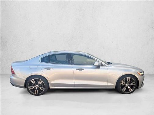 2022 Volvo S60 T5