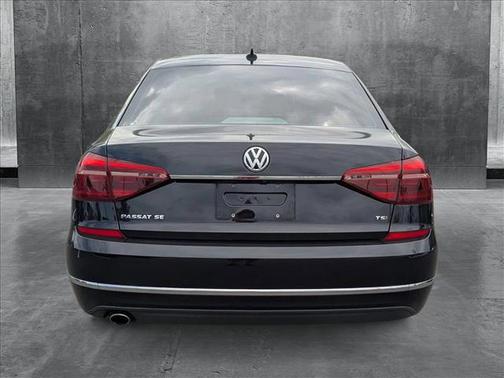 2017 Volkswagen Passat 1.8T SE