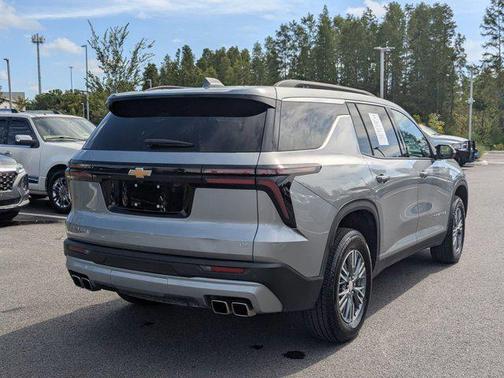 2024 Chevrolet Traverse LT