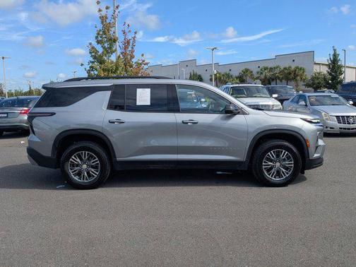 2024 Chevrolet Traverse LT