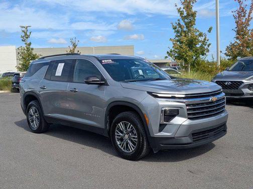 2024 Chevrolet Traverse LT