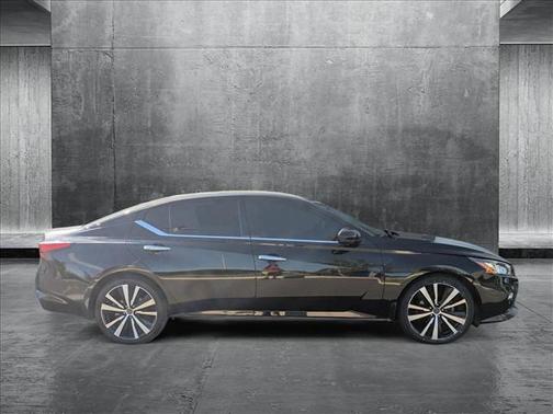 2020 Nissan Altima Platinum FWD