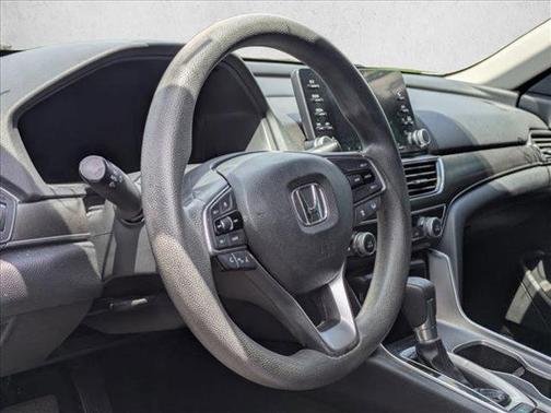 Platinum White Pearl 2018 Honda Accord LX