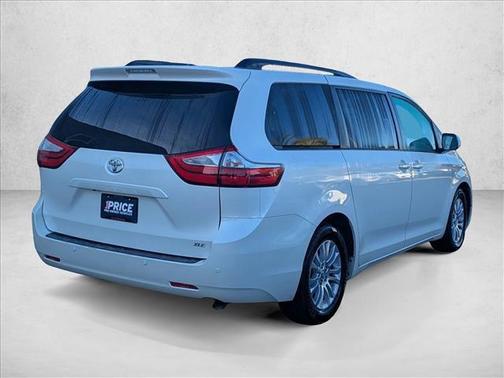2016 Toyota Sienna XLE