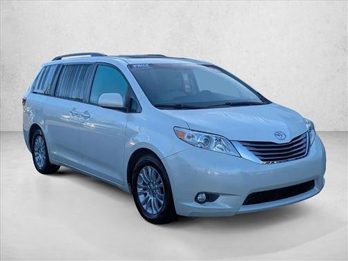2016 Toyota Sienna XLE