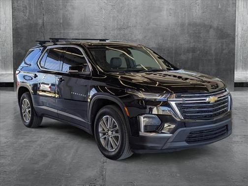 Mosaic Black Metallic 2023 Chevrolet Traverse LT Cloth