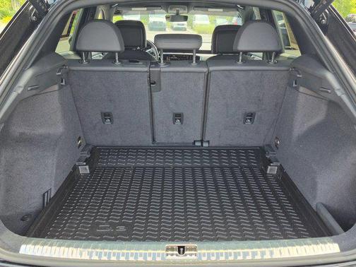 Mythos Black Metallic 2023 Audi Q3 Premium 45 TFSI S line quattro Tiptronic