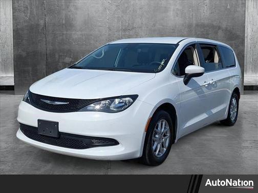 2023 Chrysler Voyager LX