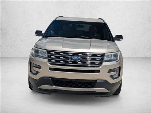 White Gold Metallic 2017 Ford Explorer XLT