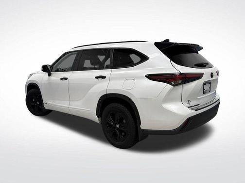 2024 Toyota Highlander Hybrid XLE