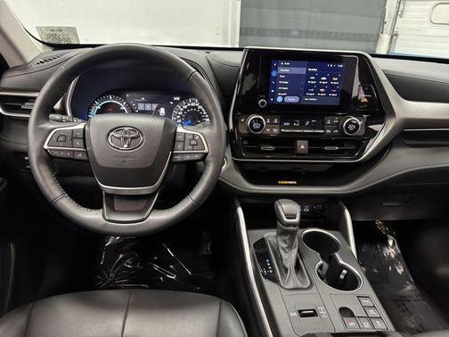 2024 Toyota Highlander Hybrid XLE