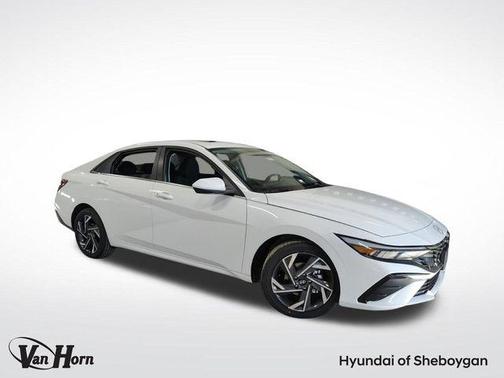 2025 Hyundai ELANTRA SEL