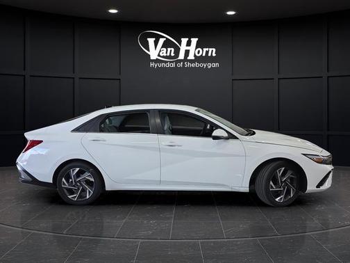 2025 Hyundai ELANTRA HEV Limited