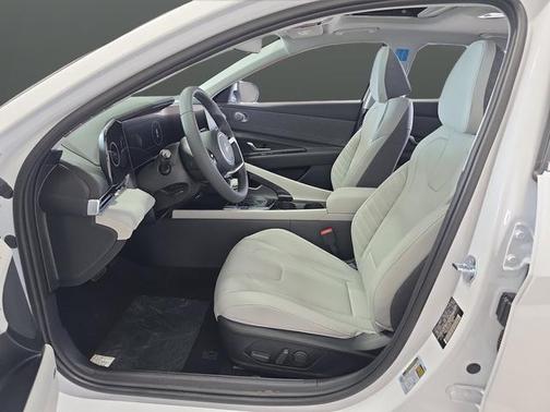 2025 Hyundai ELANTRA HEV Limited