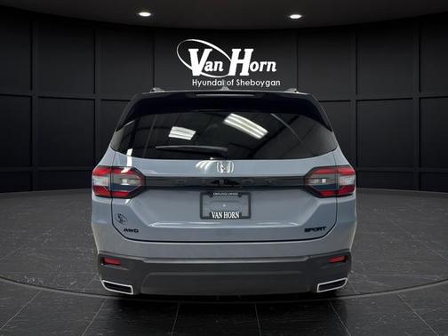 Gray Pearl 2023 Honda Pilot AWD Sport