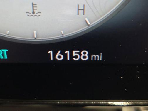 2022 Hyundai ELANTRA Limited