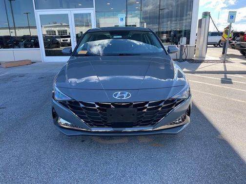 2022 Hyundai ELANTRA Limited