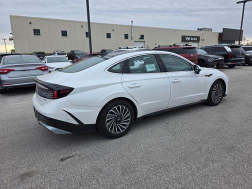 2025 Hyundai SONATA Hybrid Limited