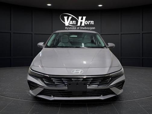Fluid Metal 2026 Hyundai ELANTRA Limited