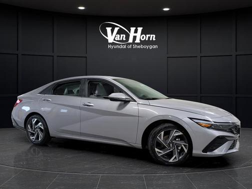 Fluid Metal 2026 Hyundai ELANTRA Limited