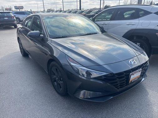 2021 Hyundai ELANTRA SEL