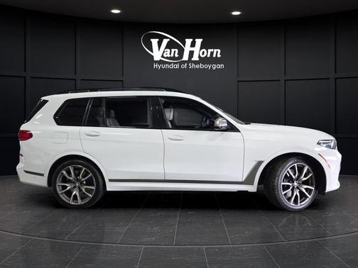 2021 BMW X7 M50i