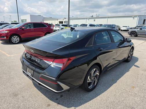 Abyss Black 2025 Hyundai ELANTRA Sport