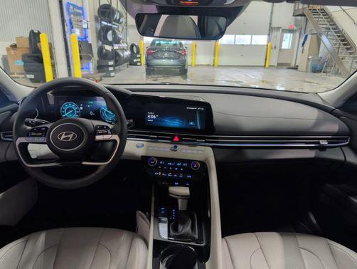 2025 Hyundai ELANTRA HEV Limited