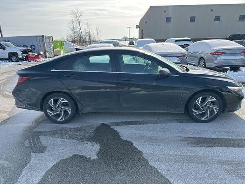 2025 Hyundai ELANTRA HEV Limited