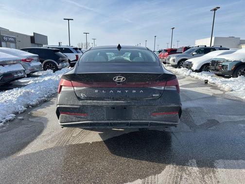 2025 Hyundai ELANTRA HEV Limited