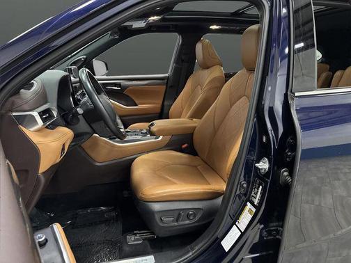 2021 Toyota Highlander Platinum