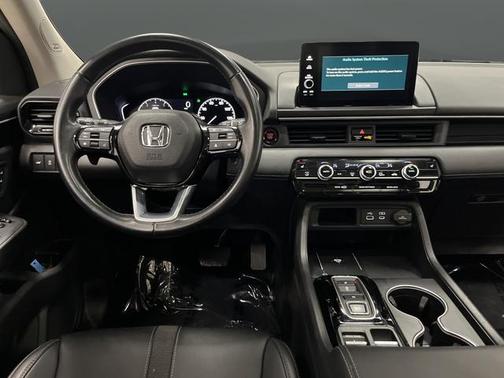 2023 Honda Pilot Touring 8-Passenger
