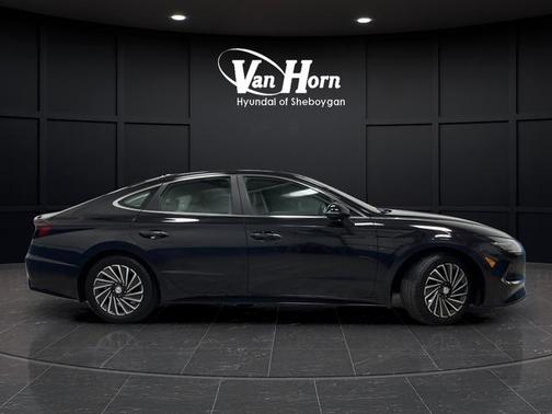 2023 Hyundai SONATA Hybrid Limited