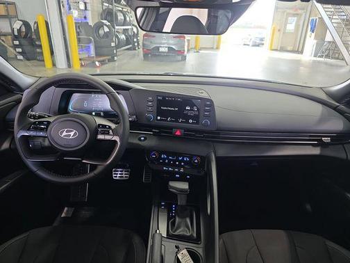 2025 Hyundai ELANTRA Sport