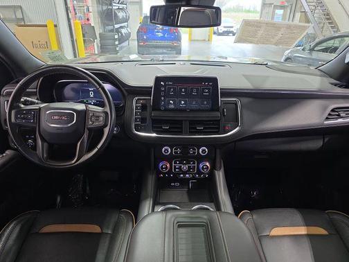 2023 GMC Yukon XL 4WD AT4