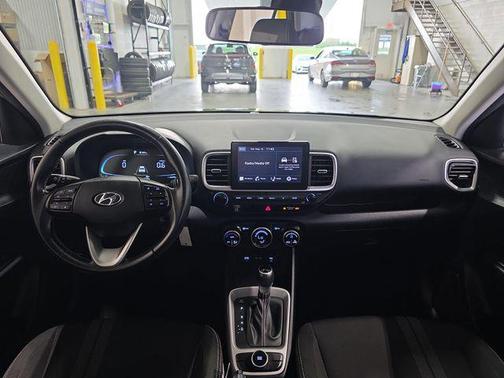 2023 Hyundai VENUE SEL