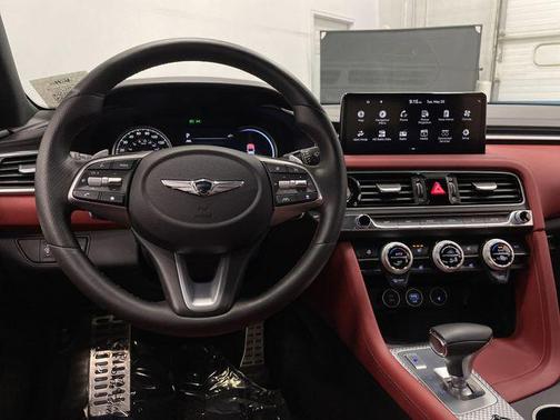 2023 Genesis G70 2.0T AWD