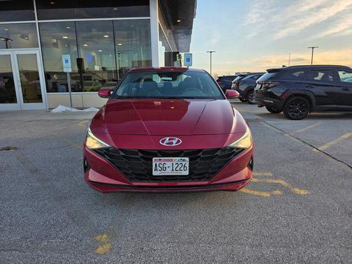 2023 Hyundai ELANTRA SEL